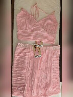 NWT!! SOHO PINK PLISSE TWO-PIECE MINI SKIRT SET WITH CROPPED TOP ~